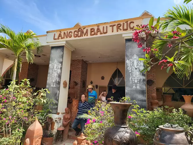 Taxi Du Lịch Đi Làng Gốm Bàu Trúc – Thuận Tiện Cho Gia Đình