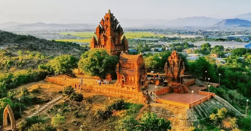 Taxi Tháp Chàm Phan Rang Ninh Thuận giá rẻ